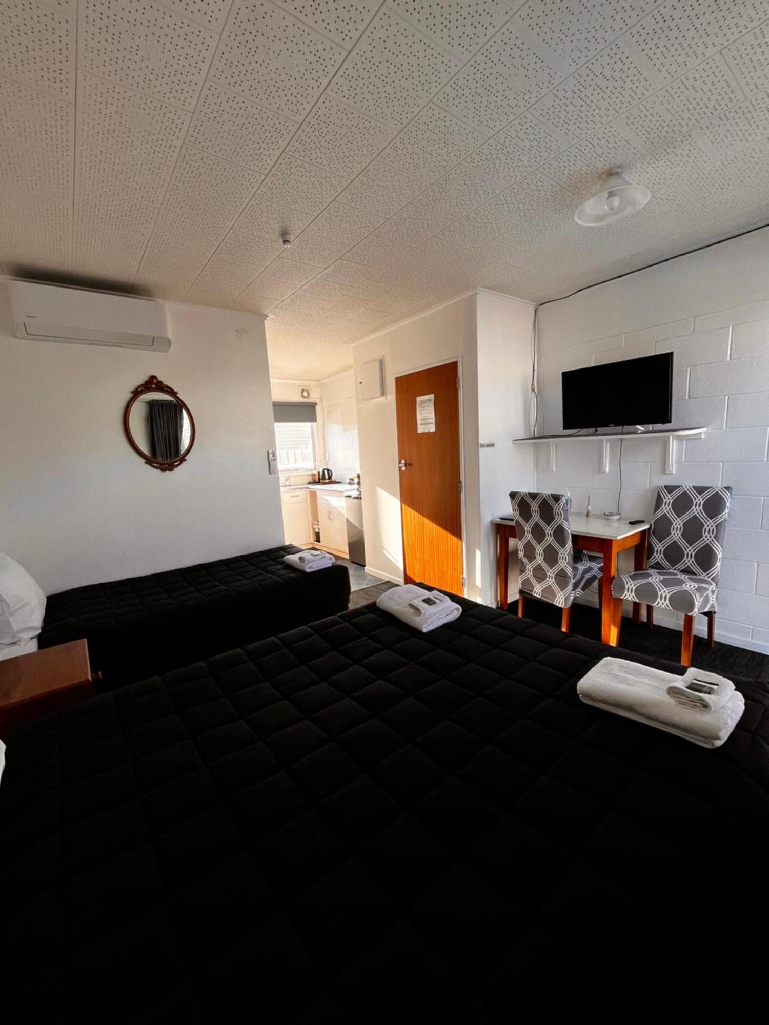 Brooklyne Motel Sanson Екстер'єр фото