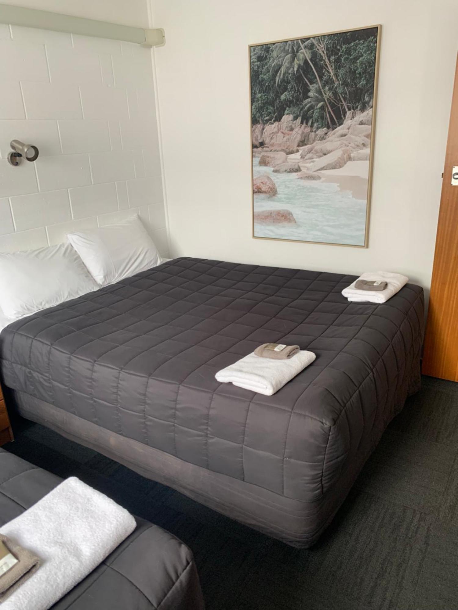Brooklyne Motel Sanson Екстер'єр фото